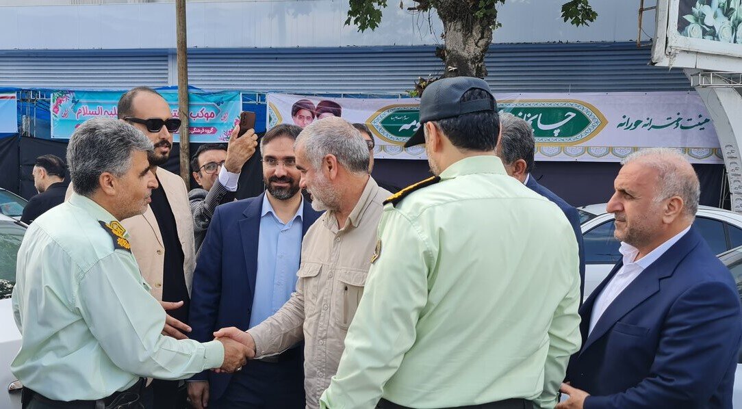 نایب رئیس مجلس برای بازدید نظارتی و سخنرانی در یادواره شهدا وارد شهرستان میاندورود شد
