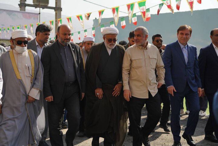 بهره‌برداری از مدرسه ۱۲ کلاسه دوره اول متوسطه ام‌کلثوم(س) شهرستان عسلویه با حضور نایب رئیس مجلس