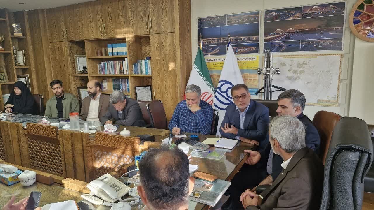 نشست مسئولان شهری و فعالان فرهنگی خوراسگان با مقتدایی/ تحولات روز کشور با اساتید اصفهانی بررسی شد