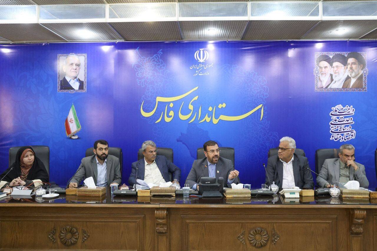 پیگیری وضعیت واگذاری زمین به متقاضیان قانون جوانی جمعیت در شیراز توسط نجابت