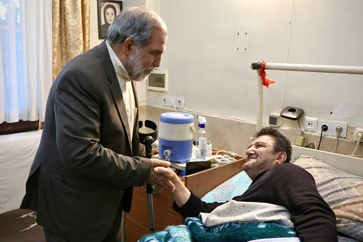 دیدار جمعی از نمایندگان با جانبازان آسایشگاه امام خمینی (ره)