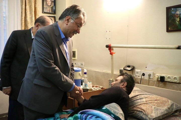 دیدار جمعی از نمایندگان با جانبازان آسایشگاه امام خمینی (ره)