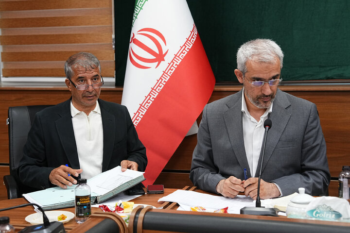 نشست کمیسیون اقتصادی با حضور وزیر اقتصاد