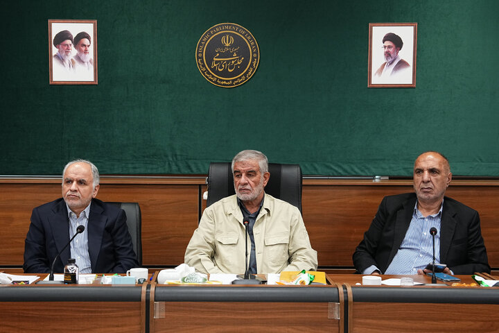 نشست کمیسیون امور داخلی کشور و شوراها با حضور وزیر دادگستری