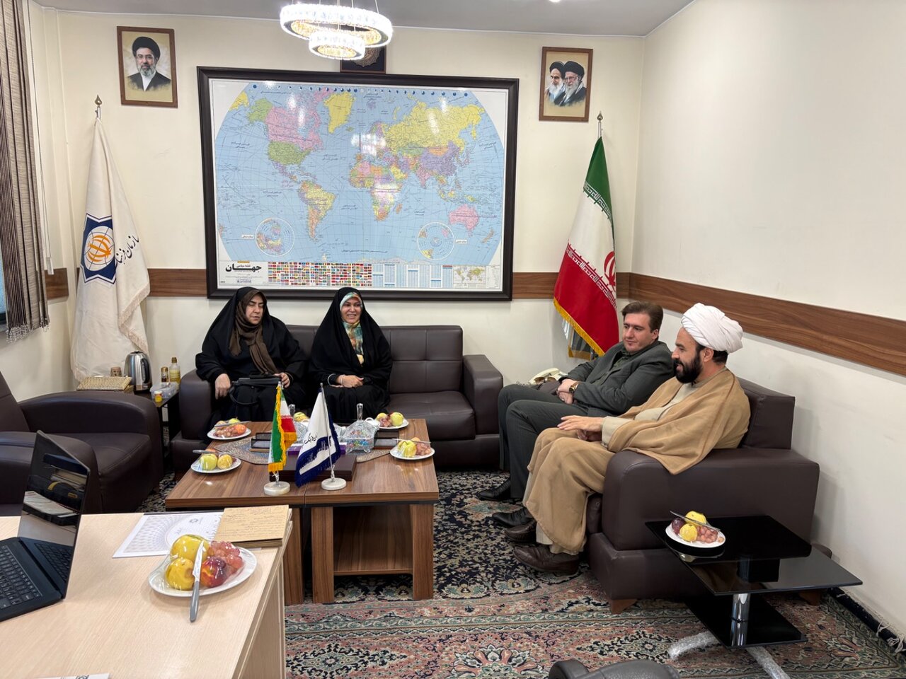 بررسی ظرفیت‌های همکاری فراکسیون زنان و موسسه نورمبین در حوزه خانواده و تربیت نسل جوان/ بکارگیری ظرفیت‌های قانونی برای حمایت از برنامه‌های خانواده‌محور