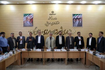 نشست اعضا کمیسیون شوراها با مسئولین شهرستان گرمی