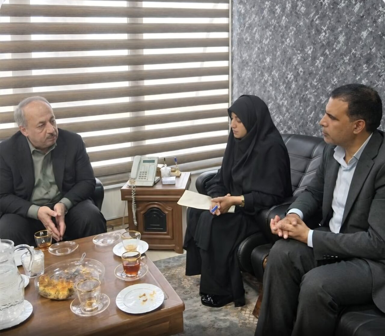پیگیری برای رفع مشکلات زیرساختی شهرداری‌ها و دهیاری‌های شهرستان مبارکه 
