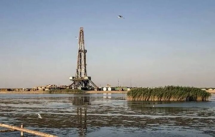 تخریب ساختار طبیعی هورالعظیم؛ جاده‌های نفتی چگونه مسیر آب را بستند؟