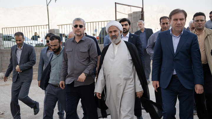 بازدید اعضای کمیسیون اصل نود مجلس شورای اسلامی از طرح‌های مسکن برازجان