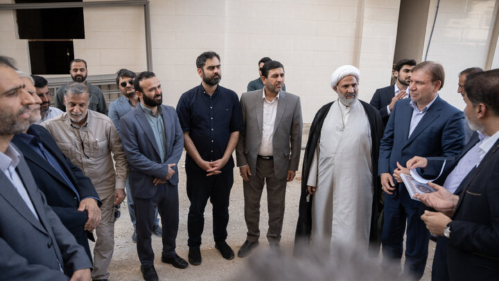 بازدید اعضای کمیسیون اصل نود مجلس شورای اسلامی از طرح‌های مسکن برازجان