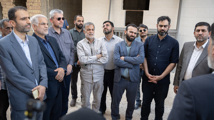 بازدید اعضای کمیسیون اصل نود مجلس شورای اسلامی از طرح‌های مسکن برازجان