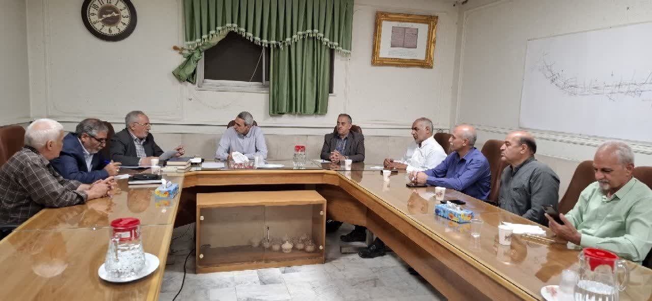 از پیگیری ساخت بیمارستان میلاد اصفهان تا پیگیری مطالبات جامعه بازنشستگان در نشست با مقتدایی