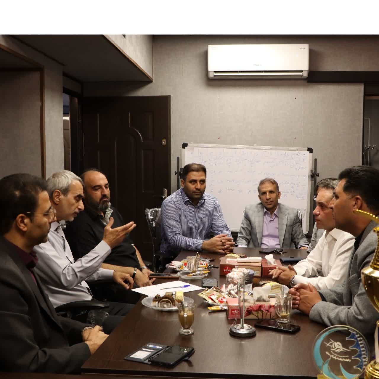 تجلیل از عوامل نخستین رویداد ملی «شهدا در نگاه نسل نو» در اصفهان با حضور مقتدایی