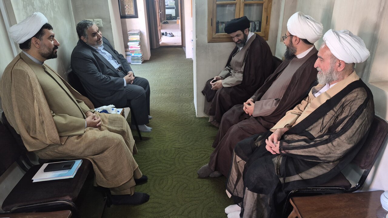دکتر قالیباف در میدان جنگ ۵ برابر مذاکره وقت گذاشت/ دشمن به دنبال نفوذ میان مردم حاضر در میدان است