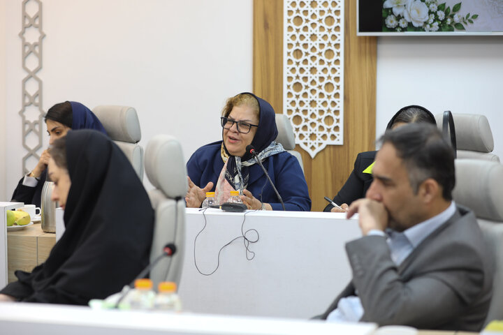 نشست رفع چالش‌ها و موانع کسب‌وکار زنان کارآفرین با حضور زینب قیصری