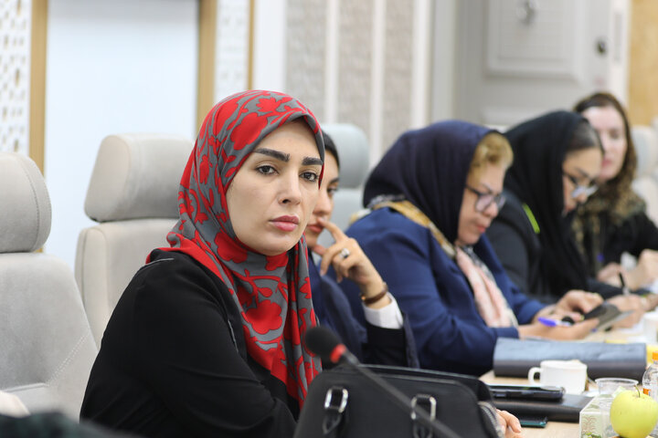 نشست رفع چالش‌ها و موانع کسب‌وکار زنان کارآفرین با حضور زینب قیصری