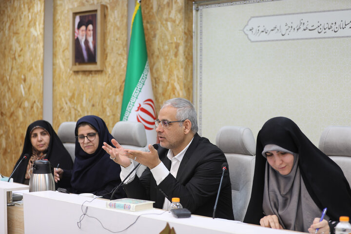 نشست رفع چالش‌ها و موانع کسب‌وکار زنان کارآفرین با حضور زینب قیصری