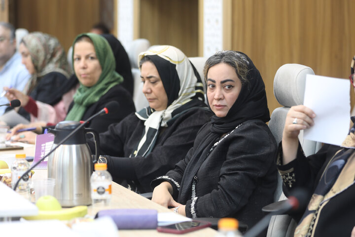 نشست رفع چالش‌ها و موانع کسب‌وکار زنان کارآفرین با حضور زینب قیصری