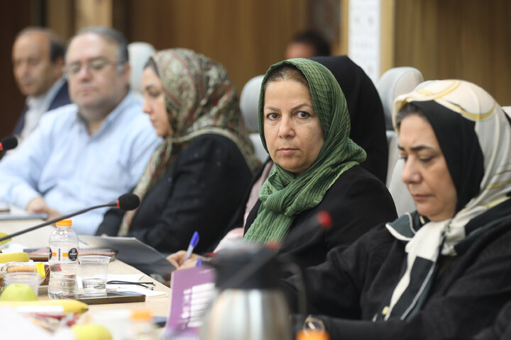 نشست رفع چالش‌ها و موانع کسب‌وکار زنان کارآفرین با حضور زینب قیصری