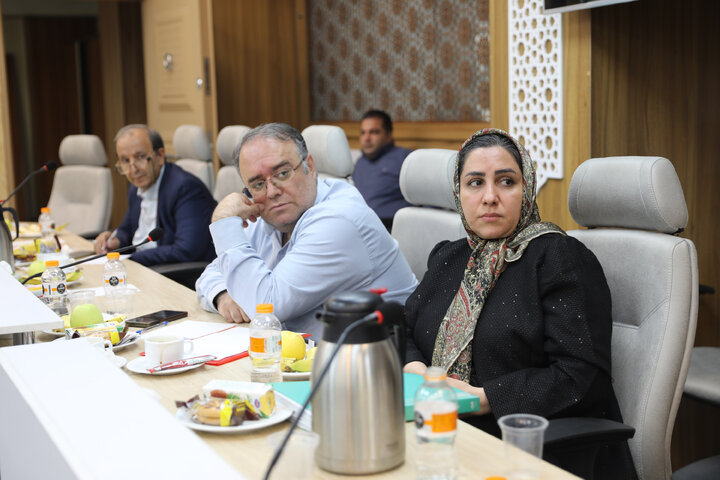 نشست رفع چالش‌ها و موانع کسب‌وکار زنان کارآفرین با حضور زینب قیصری