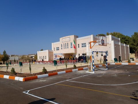از کلنگ زنی مجموعه ورزشی بغم تا احداث مدرسه خیرساز مظفریان
