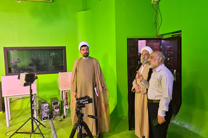 بازدید مشاور رئیس مجلس از مرکز تحقیقات اسلامی حوزه علمیه اصفهان