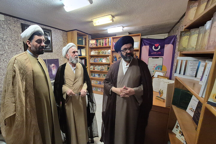 بازدید مشاور رئیس مجلس از مرکز تحقیقات اسلامی حوزه علمیه اصفهان