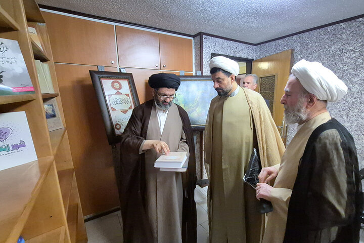 بازدید مشاور رئیس مجلس از مرکز تحقیقات اسلامی حوزه علمیه اصفهان