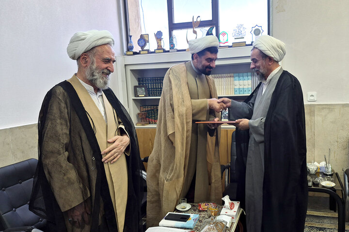دیدار مشاور رئیس مجلس با قائم مقام مدیریت حوزه علمیه اصفهان