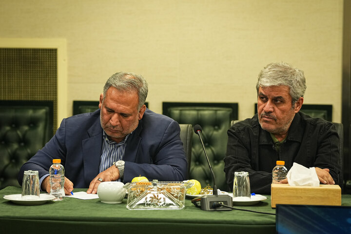 نشست مشترک دکتر قالیباف با جمعی از وزرا و مسئولان ارشد اقتصادی درباره وضعیت اقتصادی و معیشتی مردم