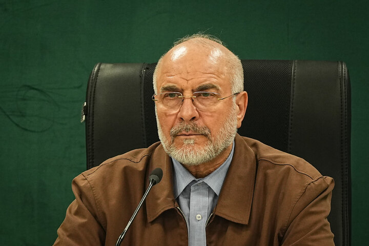 نشست مشترک دکتر قالیباف با جمعی از وزرا و مسئولان ارشد اقتصادی درباره وضعیت اقتصادی و معیشتی مردم
