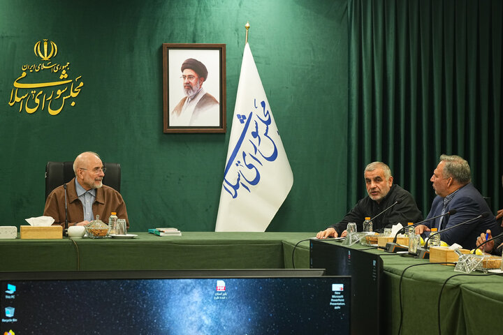 نشست مشترک دکتر قالیباف با جمعی از وزرا و مسئولان ارشد اقتصادی درباره وضعیت اقتصادی و معیشتی مردم