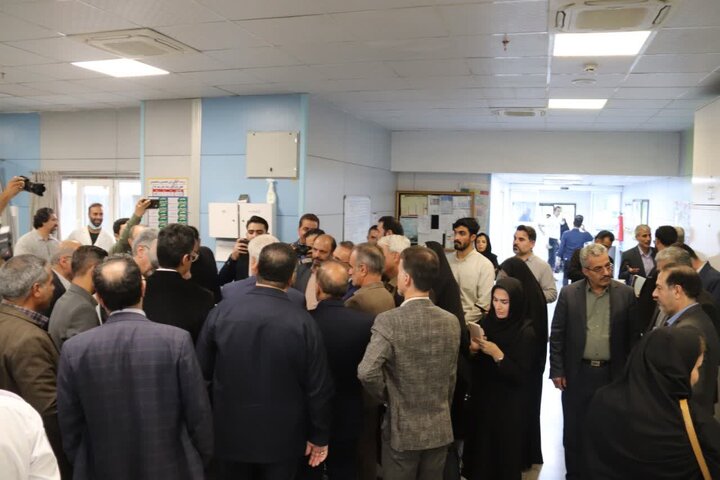 بازدید اعضای کمیسیون بهداشت مجلس و مسئولان ملی از دانشکده علوم پزشکی، بیمارستان مهر و مرکز بهداشت ملایر