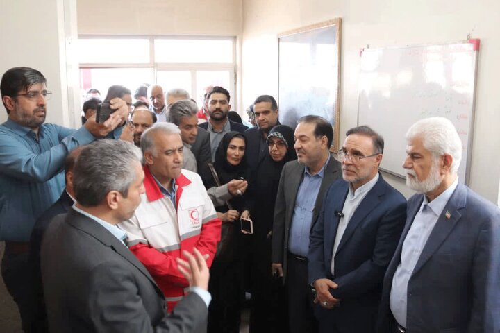 بازدید اعضای کمیسیون بهداشت از مراکز جامع خدمات سلامت و مراکز درمانی و بهداشتی ملایر