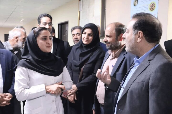 بازدید اعضای کمیسیون بهداشت از مراکز جامع خدمات سلامت و مراکز درمانی و بهداشتی ملایر