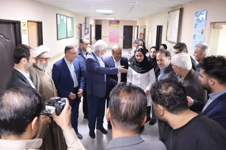 بازدید اعضای کمیسیون بهداشت از مراکز جامع خدمات سلامت و مراکز درمانی و بهداشتی ملایر