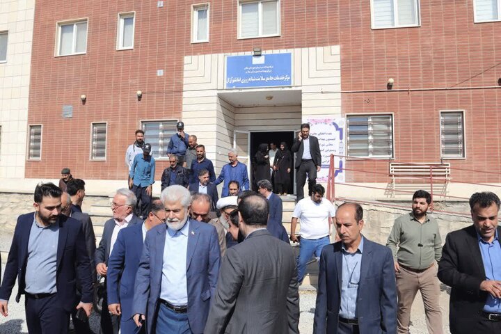 بازدید اعضای کمیسیون بهداشت از مراکز جامع خدمات سلامت و مراکز درمانی و بهداشتی ملایر