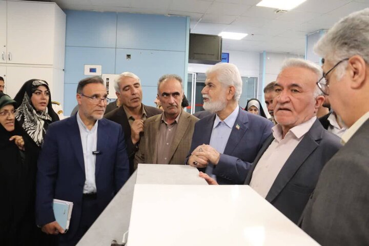 بازدید اعضای کمیسیون بهداشت از مراکز جامع خدمات سلامت و مراکز بهداشتی و درمانی ملایر