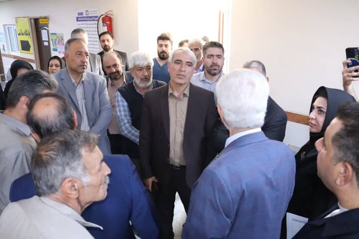 بازدید اعضای کمیسیون بهداشت از مراکز جامع خدمات سلامت و مراکز بهداشتی و درمانی ملایر