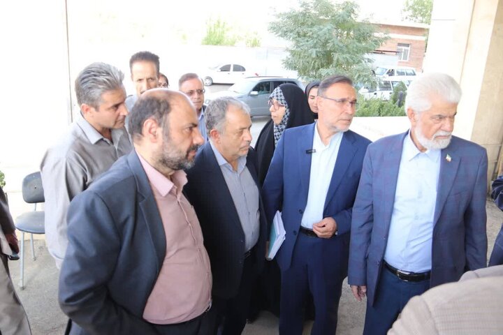 بازدید اعضای کمیسیون بهداشت از مراکز جامع خدمات سلامت و مراکز بهداشتی و درمانی ملایر
