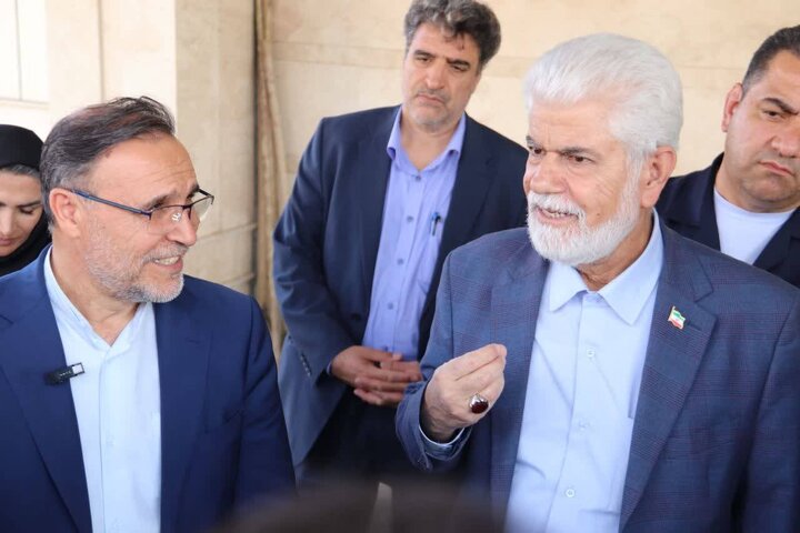 بازدید اعضای کمیسیون بهداشت از مراکز جامع خدمات سلامت و مراکز بهداشتی و درمانی ملایر