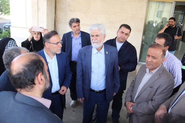 بازدید اعضای کمیسیون بهداشت از مراکز جامع خدمات سلامت و مراکز بهداشتی و درمانی ملایر