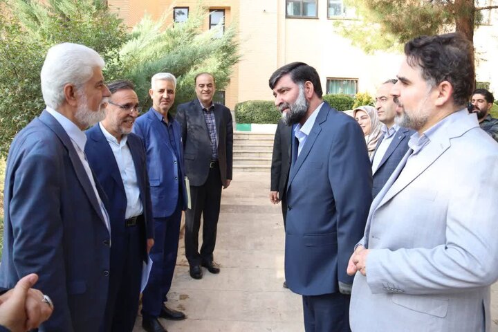 بازدید اعضای کمیسیون بهداشت از مراکز جامع خدمات سلامت و مراکز بهداشتی و درمانی ملایر