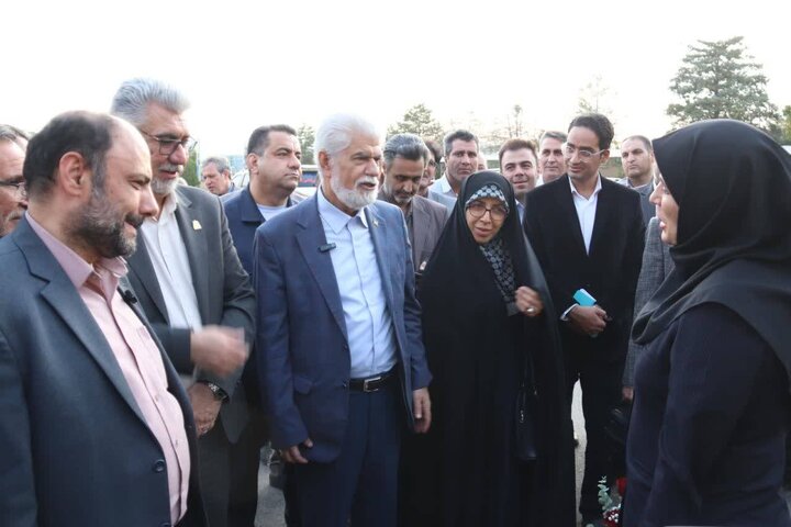 بازدید اعضای کمیسیون بهداشت از مراکز جامع خدمات سلامت و مراکز بهداشتی و درمانی ملایر
