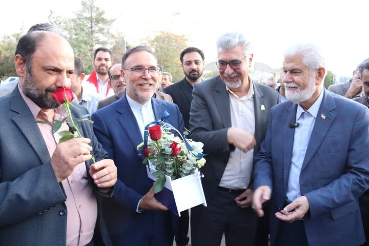 بازدید اعضای کمیسیون بهداشت از مراکز جامع خدمات سلامت و مراکز بهداشتی و درمانی ملایر