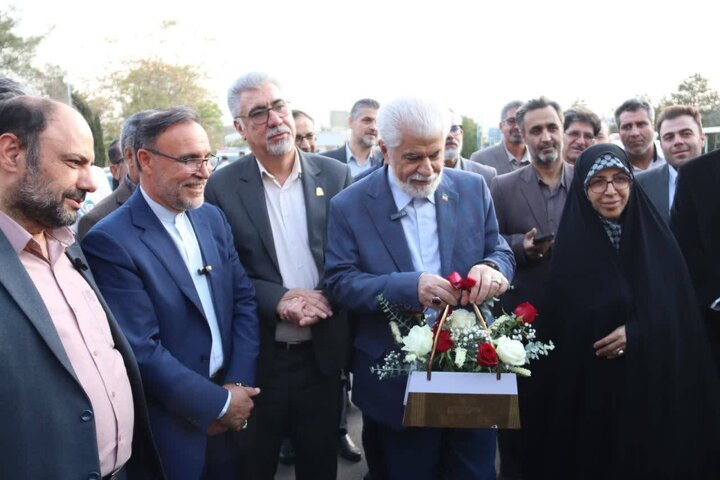 بازدید اعضای کمیسیون بهداشت از مراکز جامع خدمات سلامت و مراکز بهداشتی و درمانی ملایر