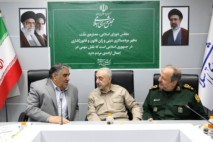 حضور وزیر پیشنهادی دفاع در فراکسیون شاهد و ایثارگر