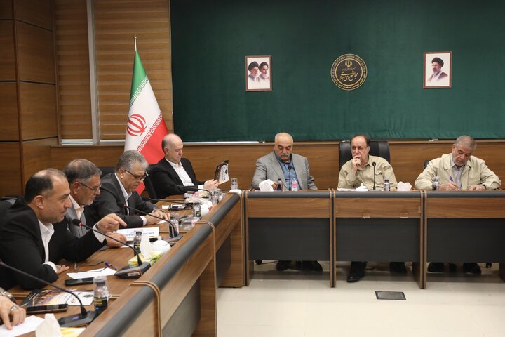 نشست هم اندیشی مجامع استانی با نایب رییس مجلس
