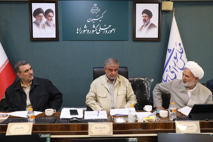 نشست کمیسیون شوراها با حضور رییس  سازمان مدیریت بحران کشور