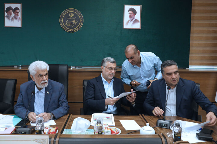 نشست 27مهرماه 1405کمیسیون بهداشت و درمان و اموزش پزشکی مجلس شورای اسلامی